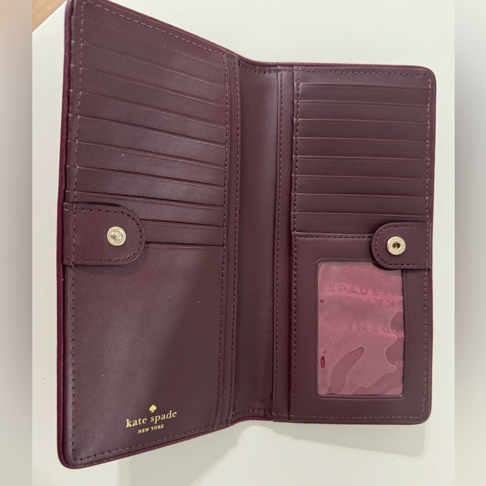 Kate Spade Wallet. Pebble leather. Color dark Red. - Picture 3 of 3